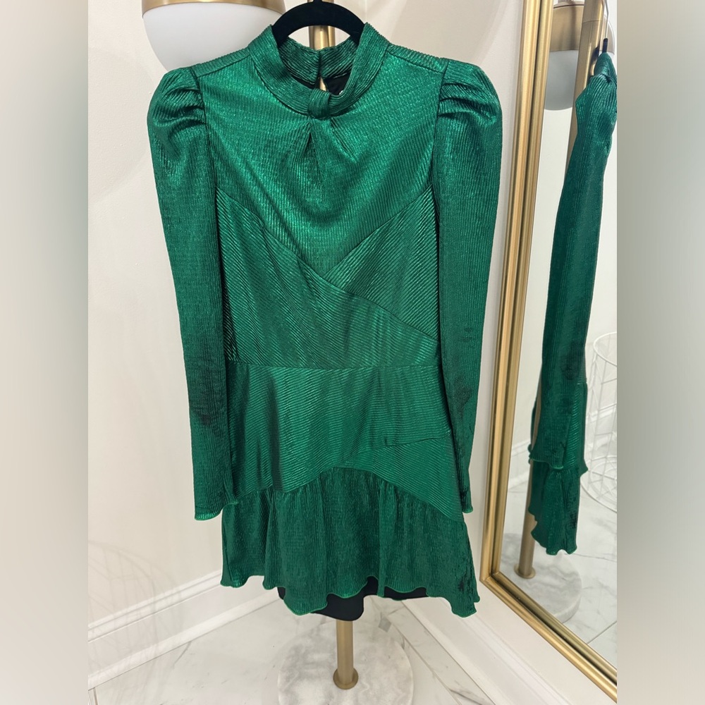 SAYLOR Junebug Mini Dress. Size Small. Perfect for Christmas cocktail party.